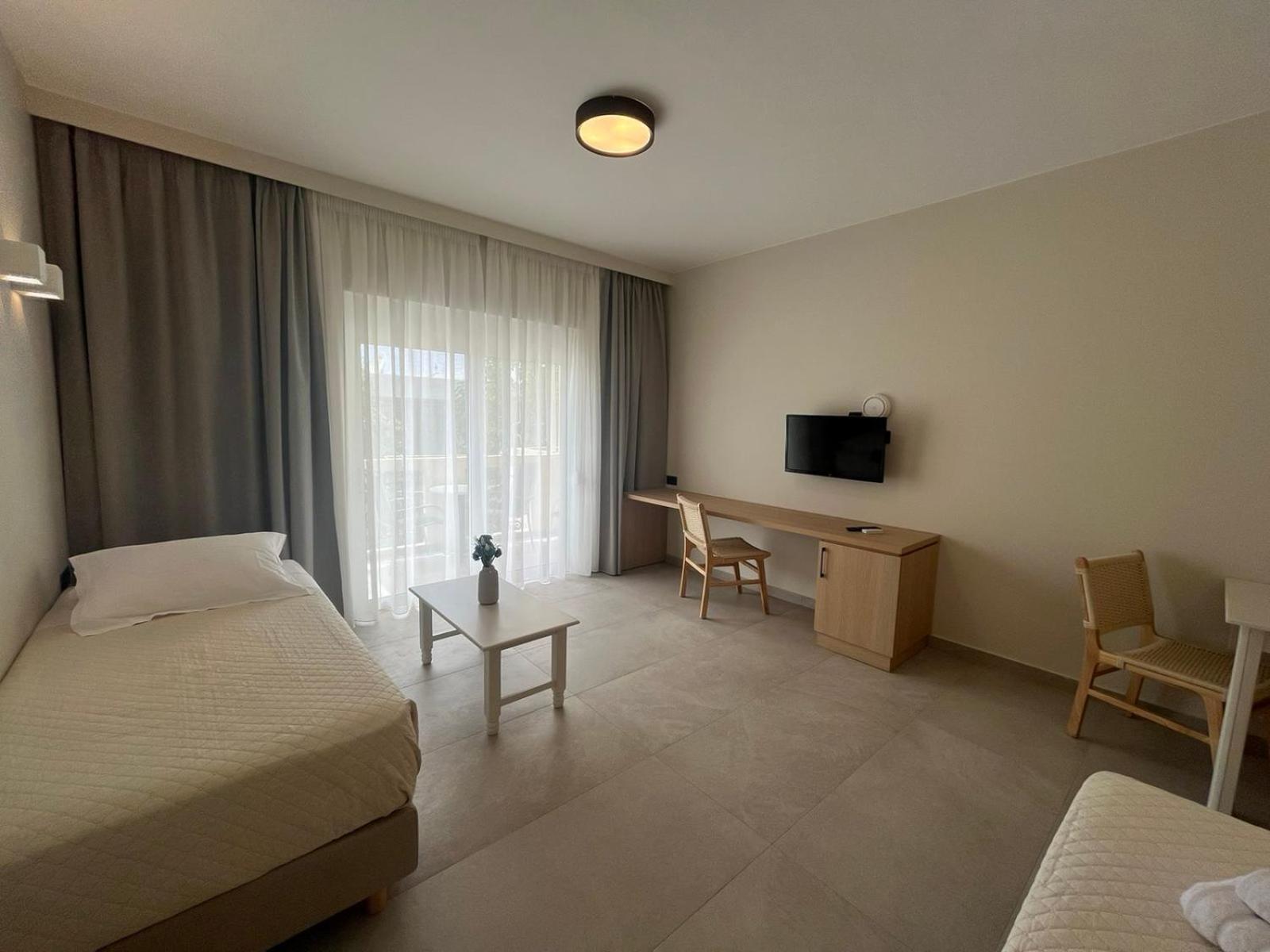 Mediterranean Sea Top Floor Palaiochora Exteriér fotografie
