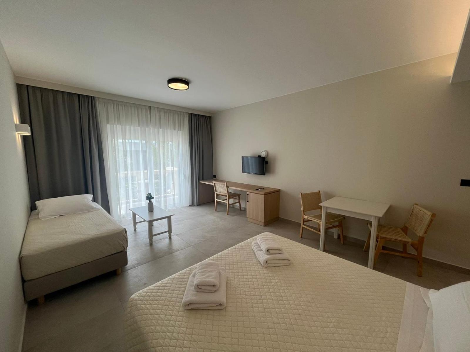 Mediterranean Sea Top Floor Palaiochora Exteriér fotografie