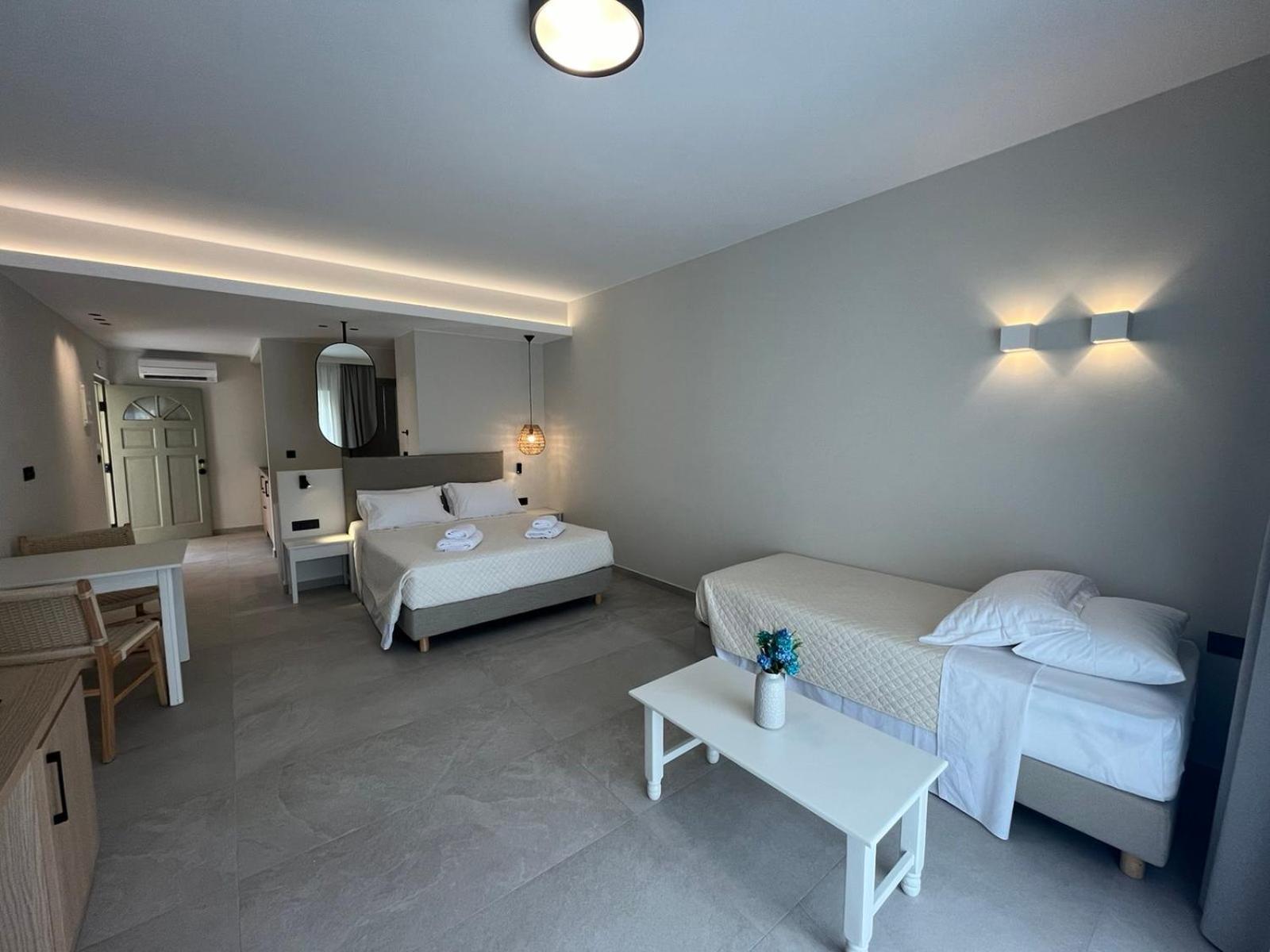Mediterranean Sea Top Floor Palaiochora Exteriér fotografie